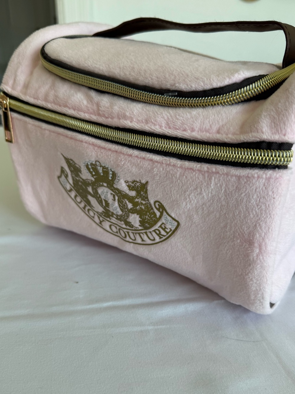 Juicy Couture Light Pink Fuzzy Travel Cosmetic Case - Picture 2 of 7